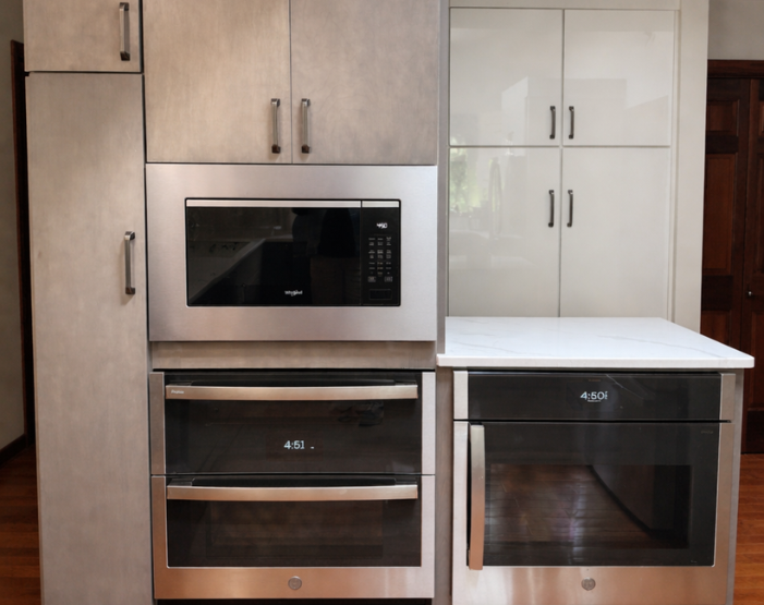 Custom Cabinets and countertops with built in-appliances