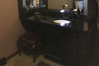 GraniteCountertopInRemodeledMasterBath